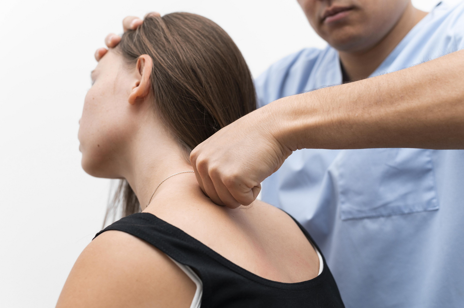 Warning Signs Your Neck Pain Needs a Chiropractor 1 semlow blog sample 05
